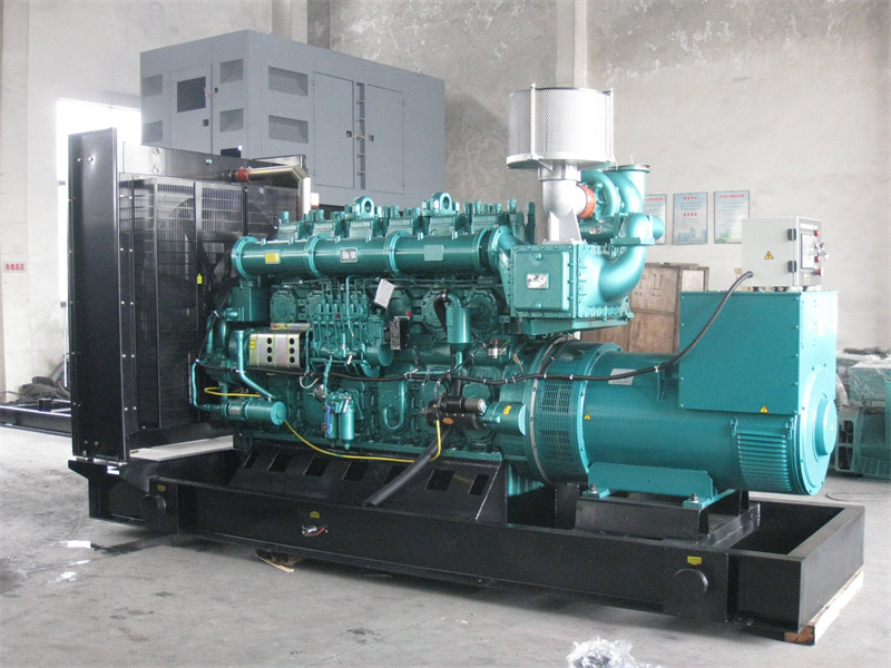 大峪镇200KW 柴油发电机的油耗是多少？